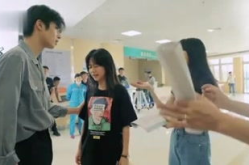 娱乐吃瓜小花儿,吃瓜小花儿的幕后故事