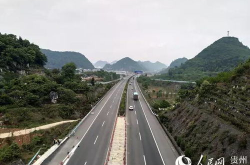 贵州在建高速公路,织密交通网络，助力区域发展
